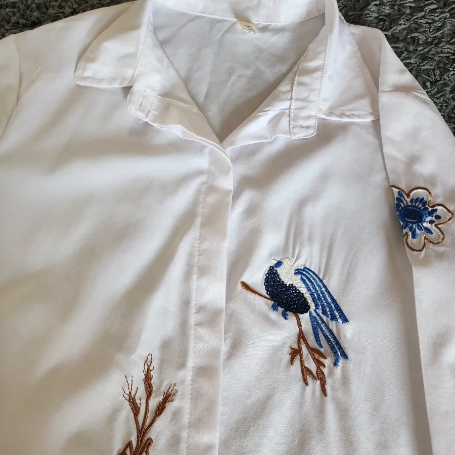 شومیز نخی گلدوزی