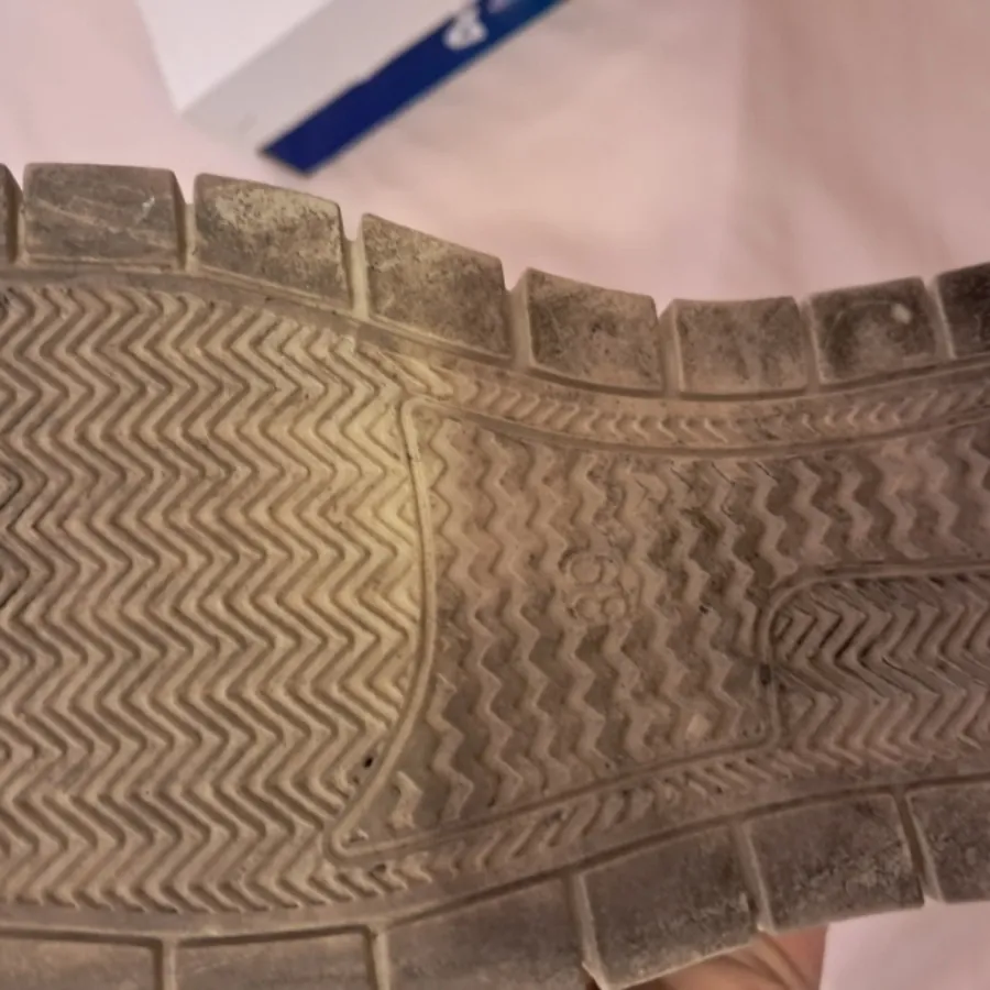 کفش کالوین کلین