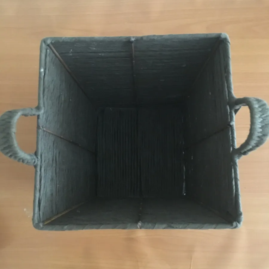 سطل کنار اتاقی(لباسی)