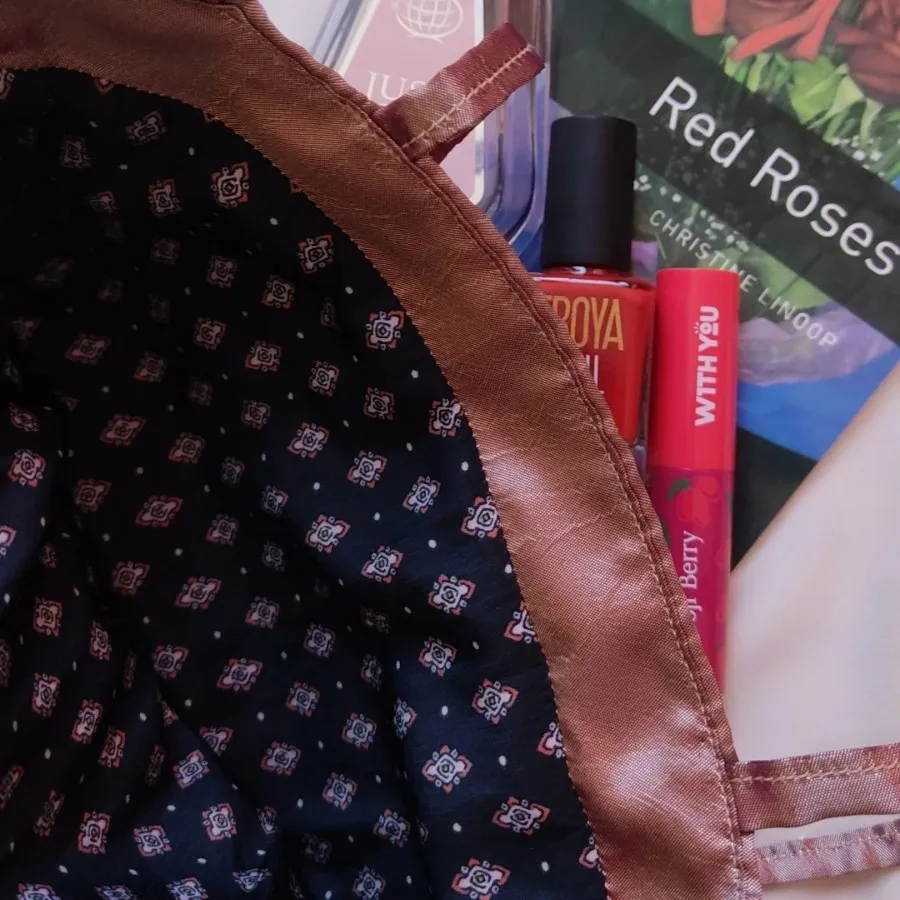 کیف پروانه‌ای پولک دوزی