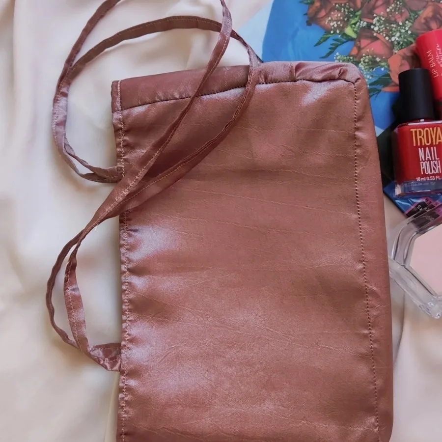 کیف پروانه‌ای پولک دوزی