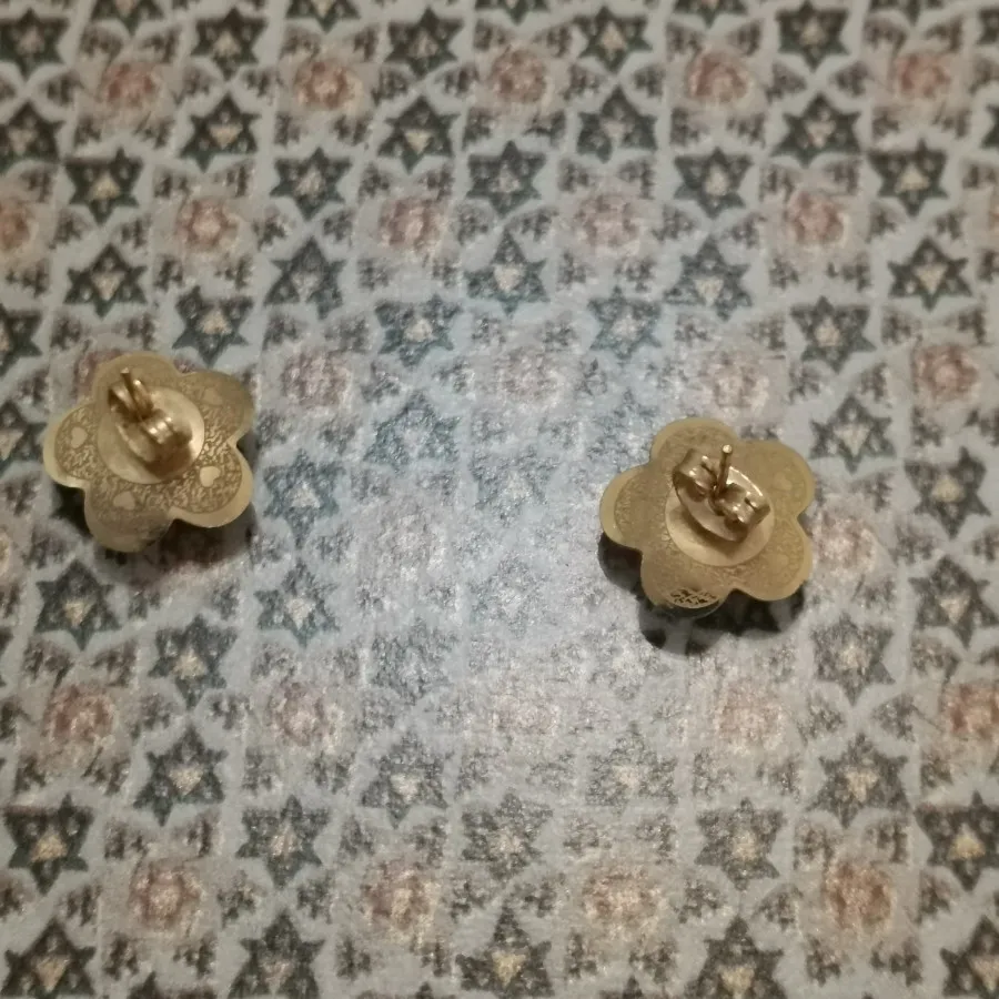 گوشواره طلایی گل نگین دار