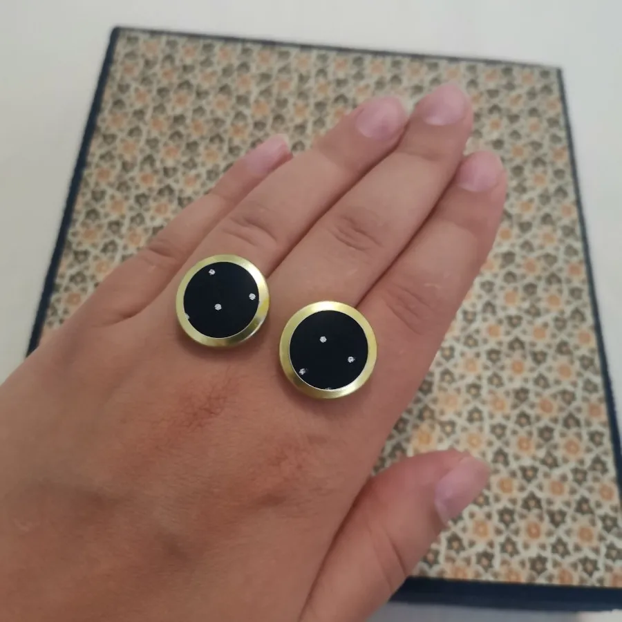 گوشواره سرمه ای خالدار