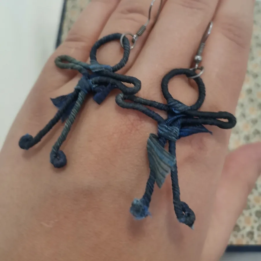 گوشواره آدمک سرمه ای