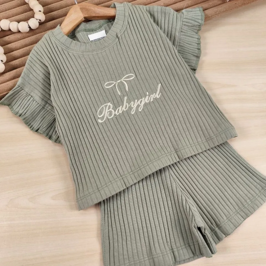 کراپ شلوارک هستی