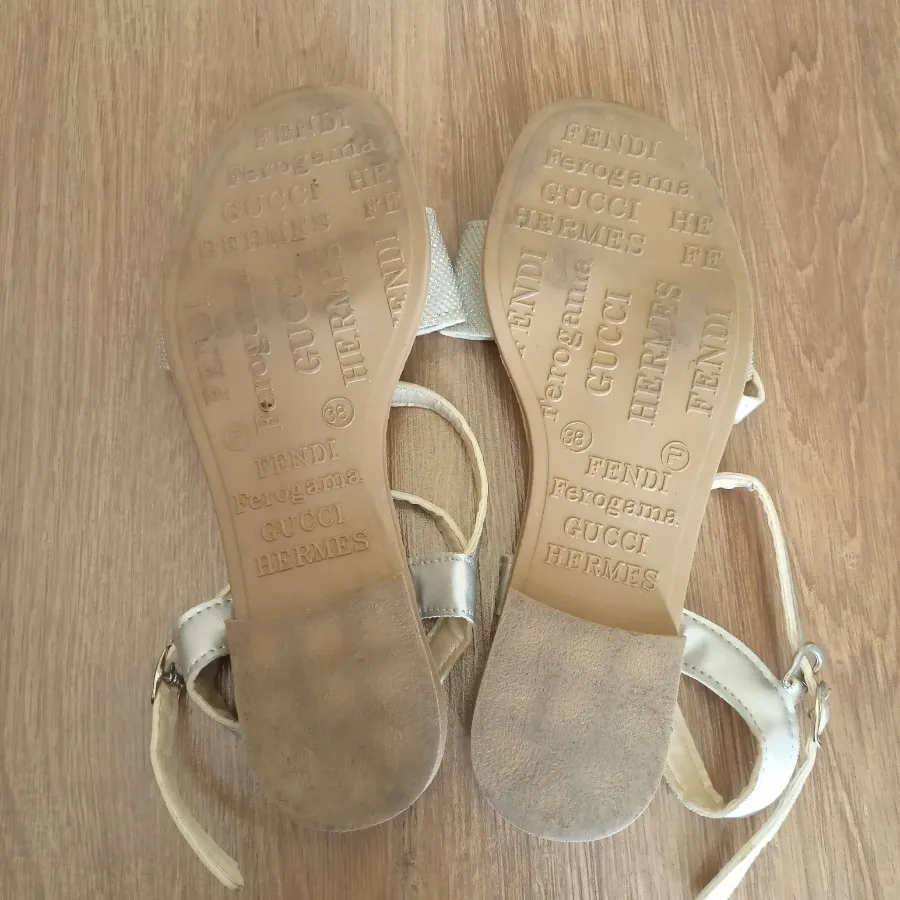 صندل نقره ای