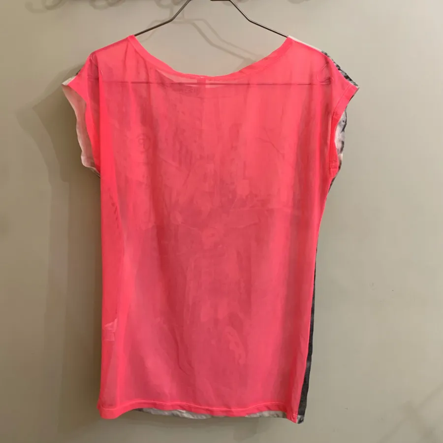 تیشرت سفید مشکی ترک