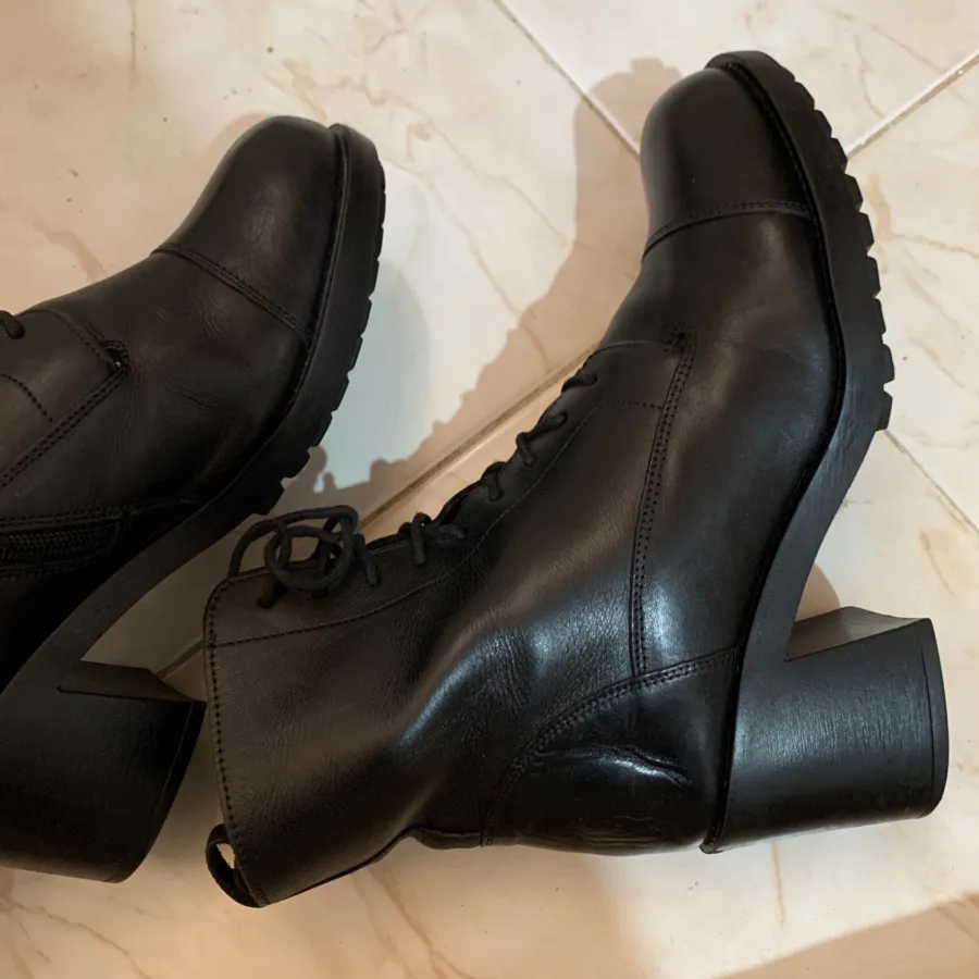 نیم بوت اورجینال