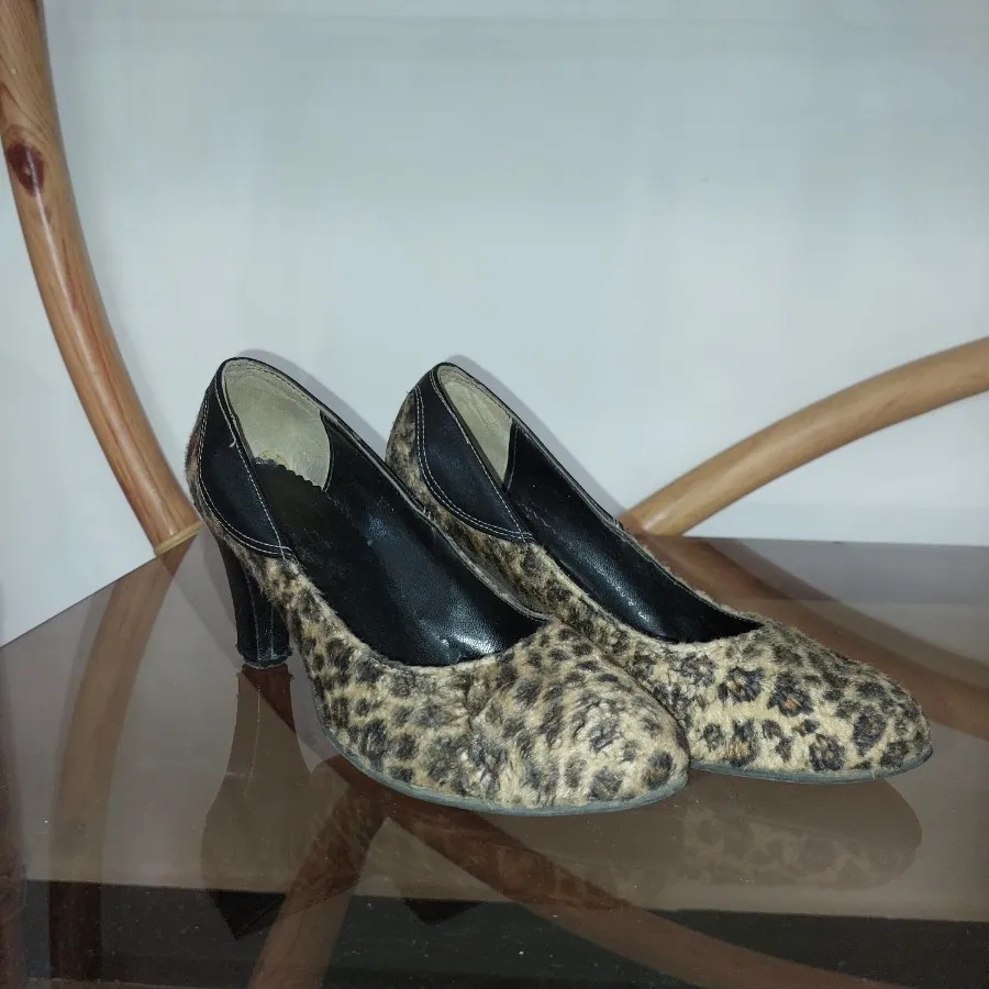 کفش پاشنه دار