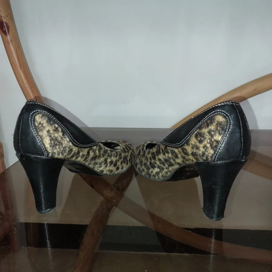 کفش پاشنه دار