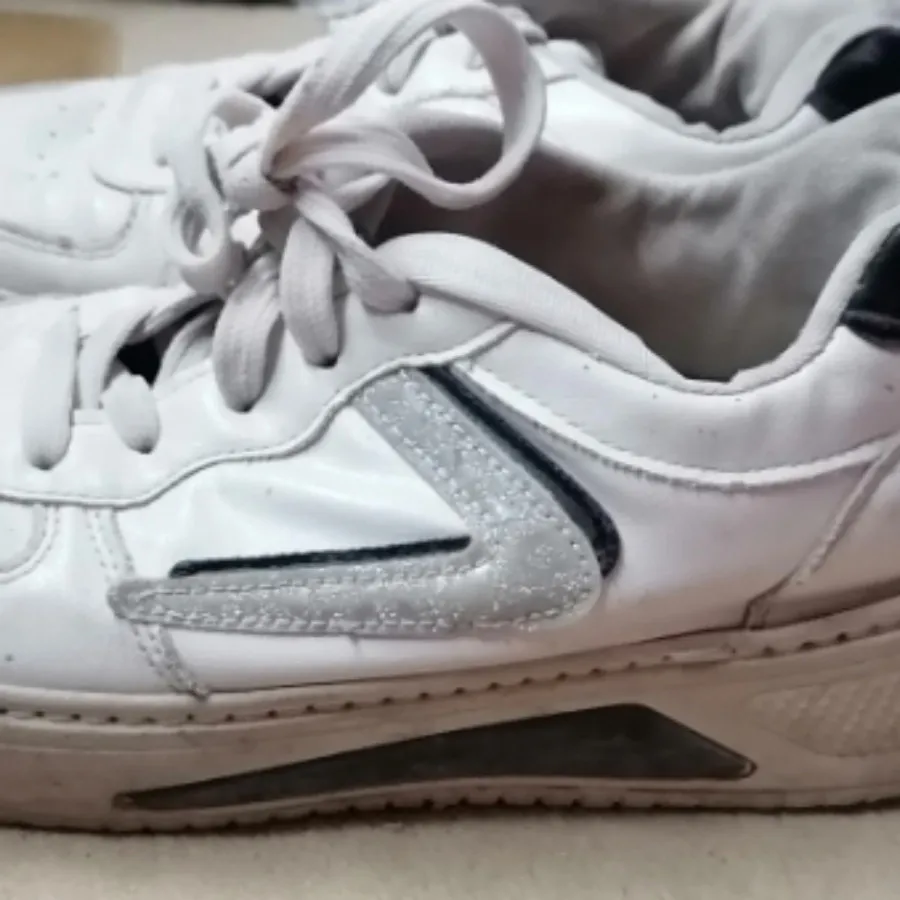 ونس سفید. کتونی سفید