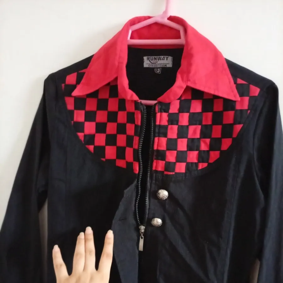 مانتو مشکی قرمز