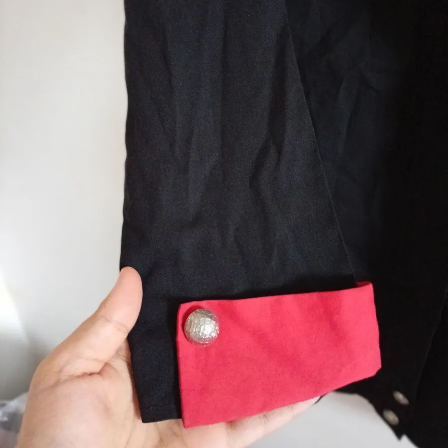 مانتو مشکی قرمز