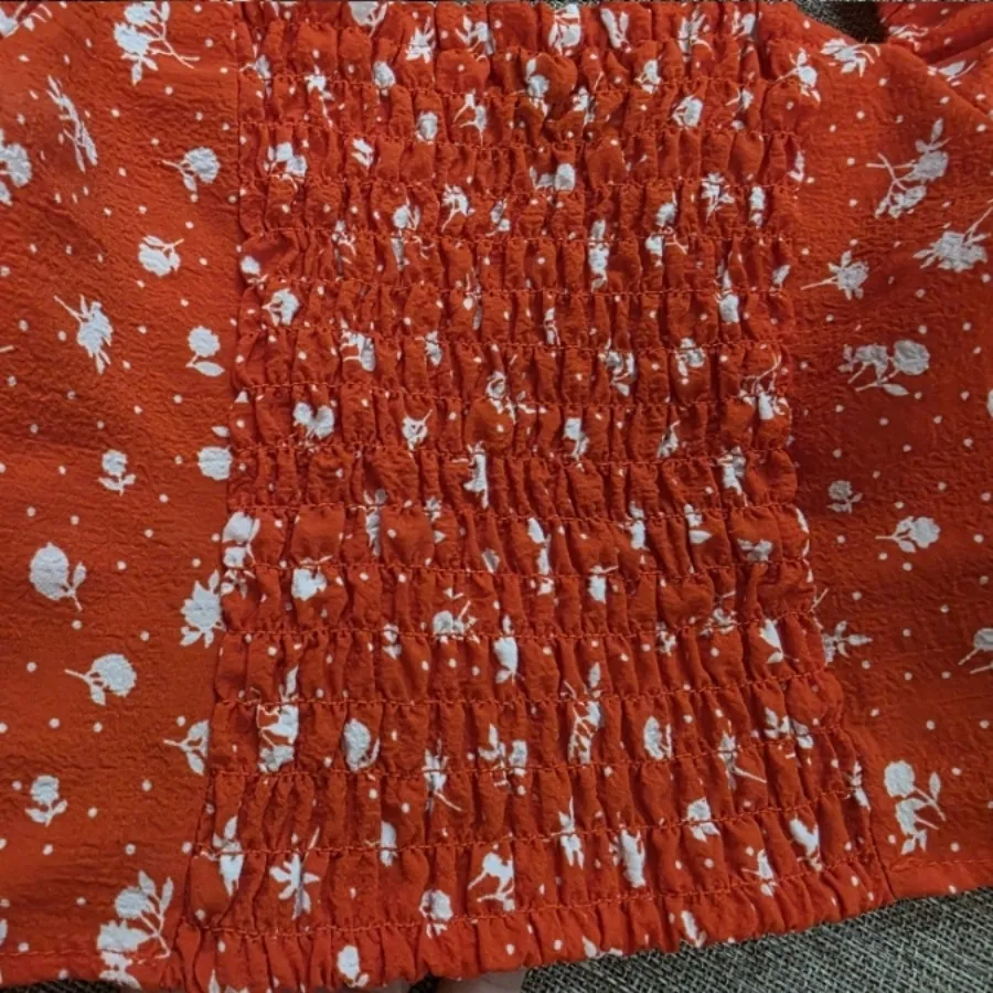 بلوز قرمز اچ ان ام