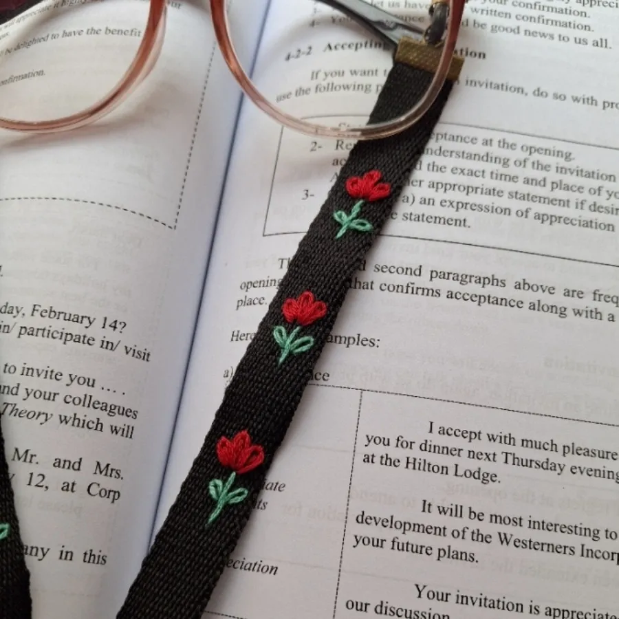 بند عینک گلدوزی