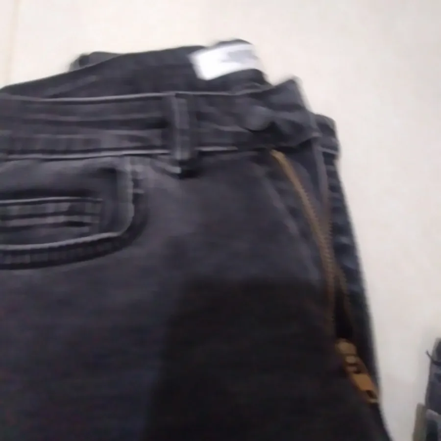 شلوار جین مدادی