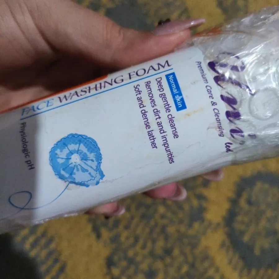 فوم شستشوی صورت یونی لد
