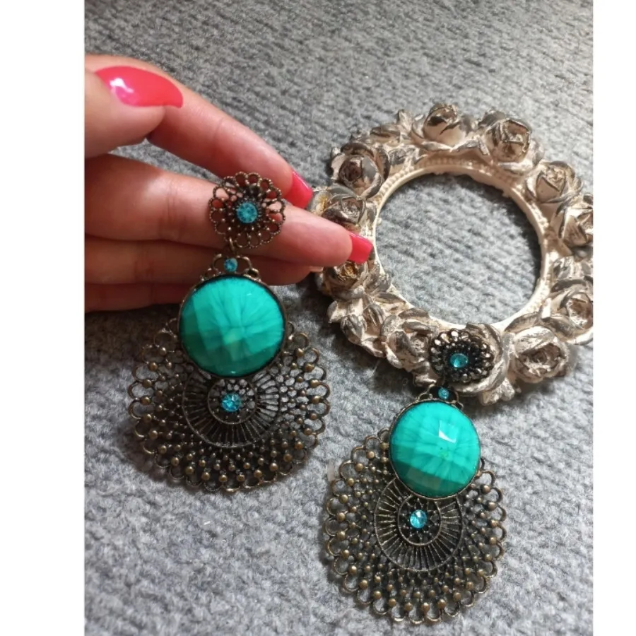 گوشواره سیاه قلم