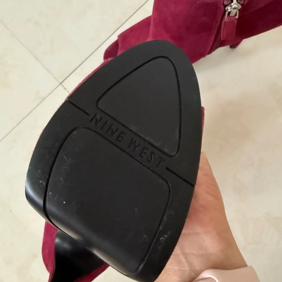 سندل پاشنه دار