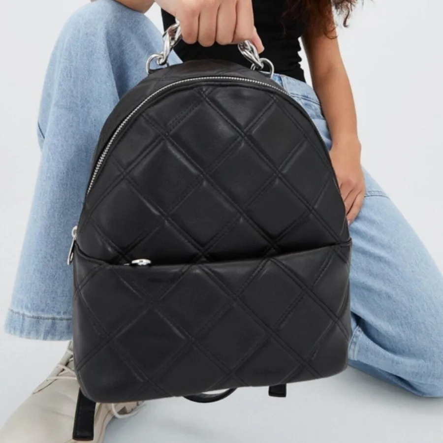 کوله پشتی stradivarius