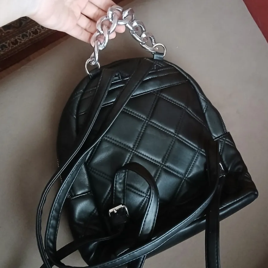 کوله پشتی stradivarius