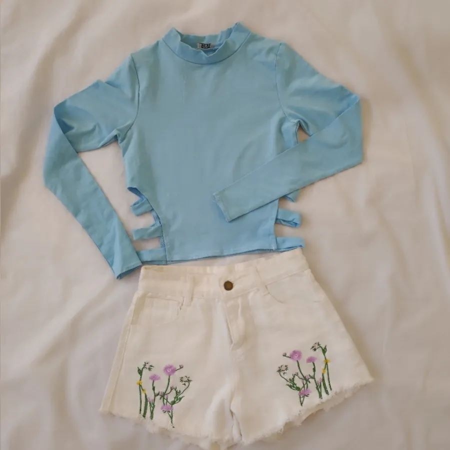 کراپ تاپ آبی