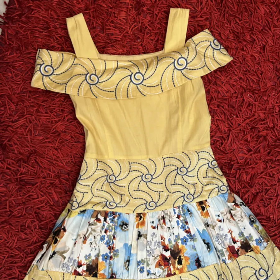 پیراهن تمام نخ گلدوزی شده