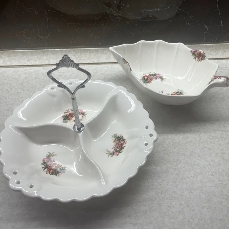 ظرف اردو و کاسه آجیل