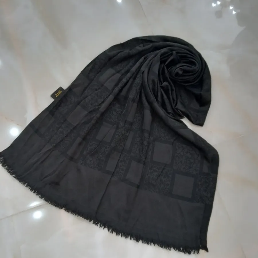 شال مشکی