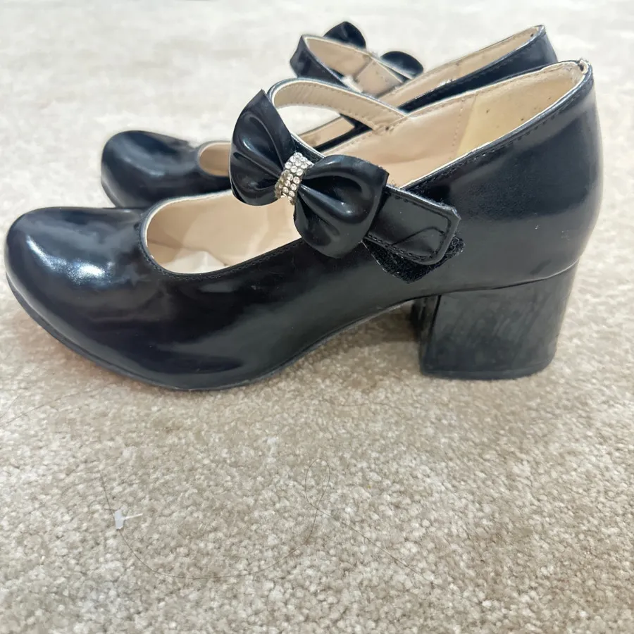 کفش بچه گانه