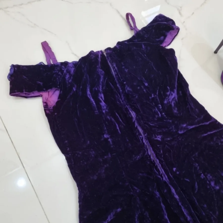 پیراهن مخمل بنفش