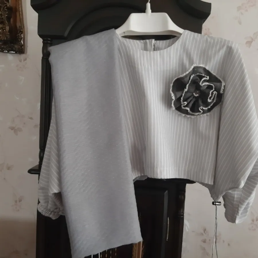 مانتو دوتکه همراه با شال