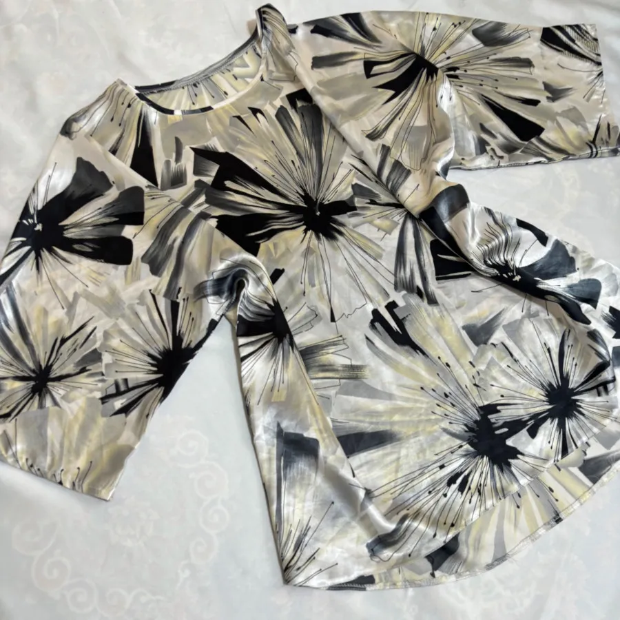 شومیز ساتن طرحدار