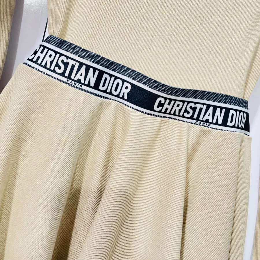 پیراهن عروسک دیور