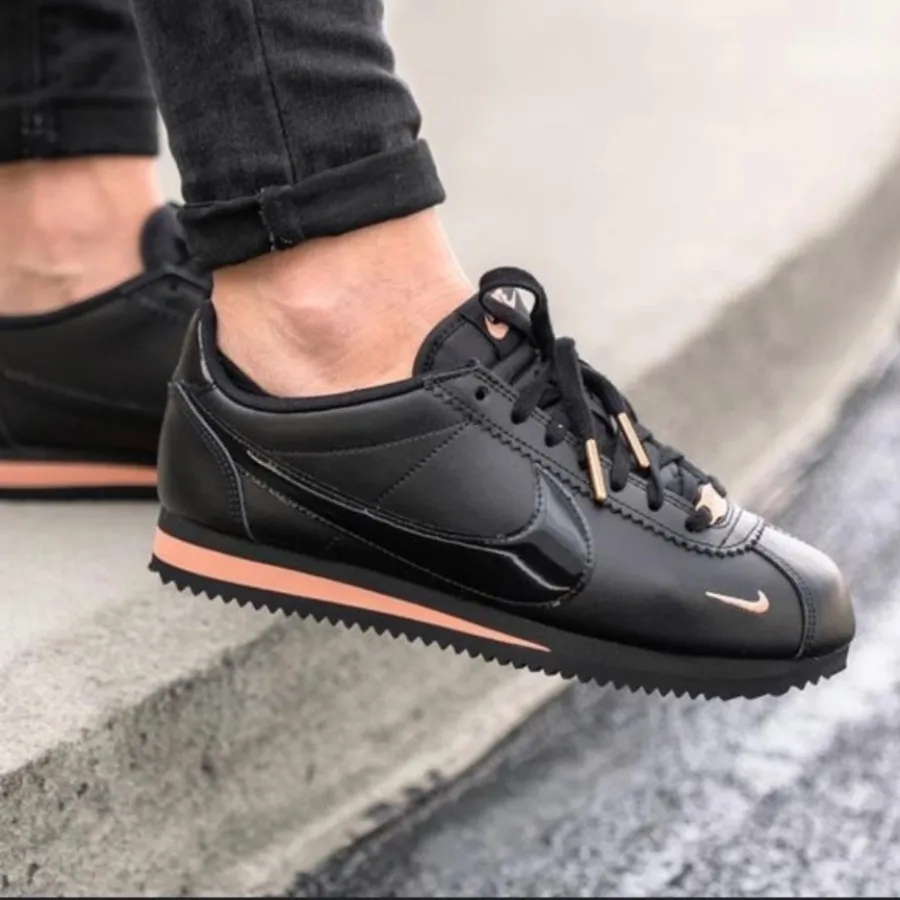 اسنیکرز اصل Nikeسایز 37