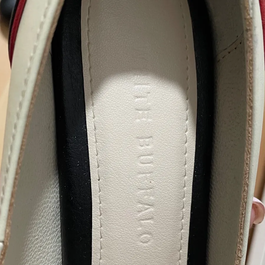 کفش چرم زنانه بوفالو سفید