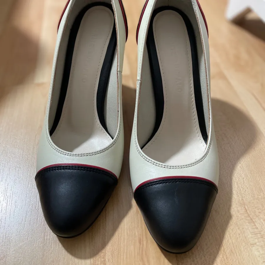 کفش چرم زنانه بوفالو سفید