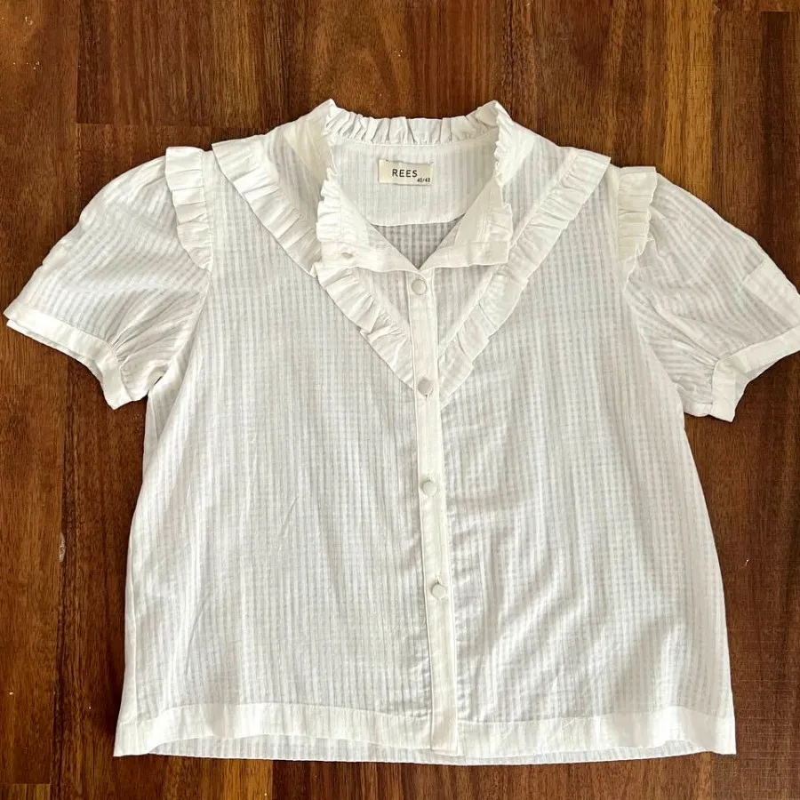 بلوز دکمه دار نخی