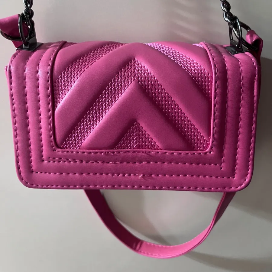 کیف شنل سرخابی