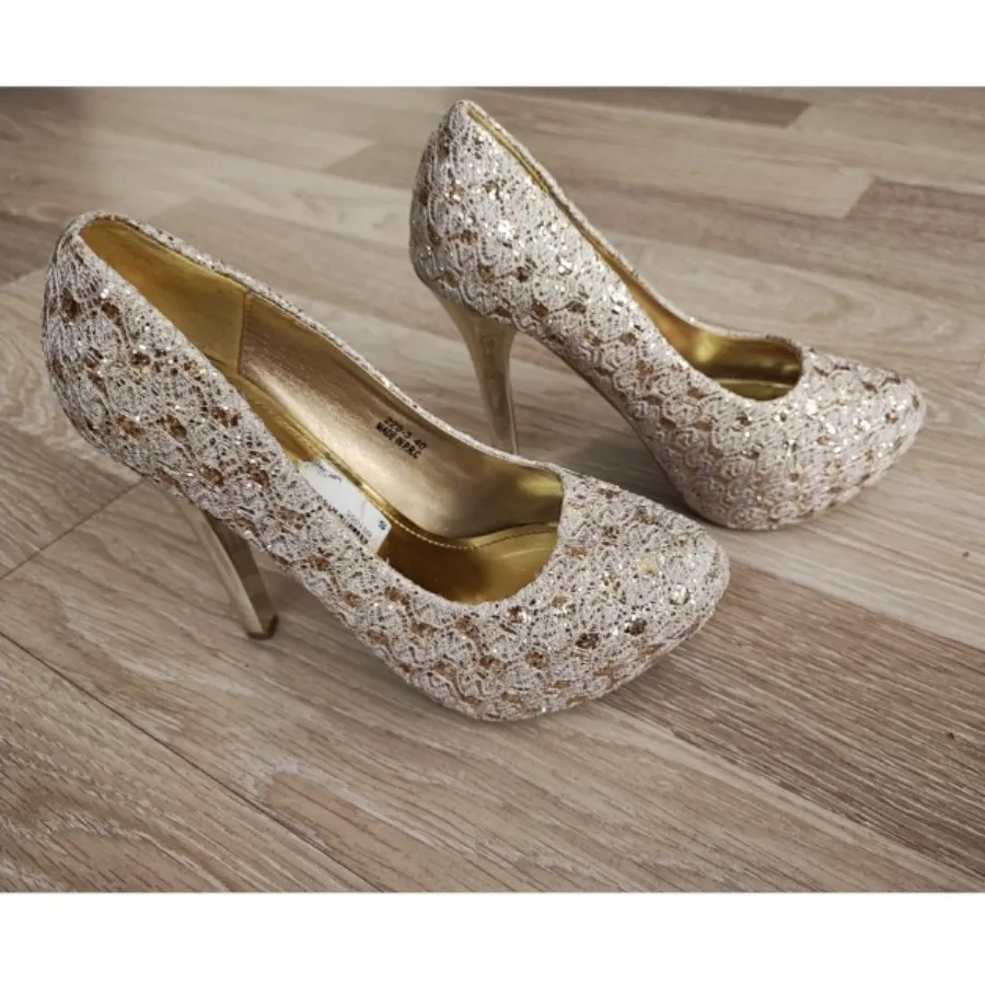 کفش مجلسی طلایی