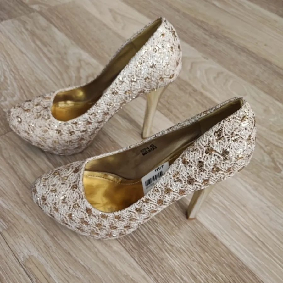 کفش مجلسی طلایی