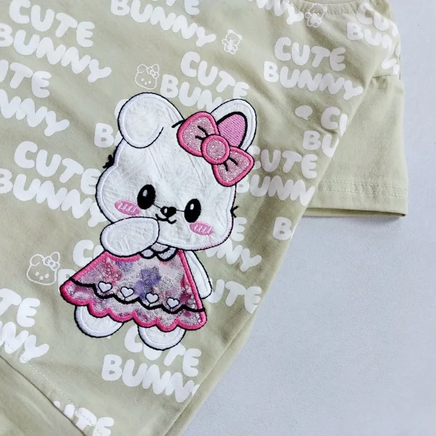 تیشرت شلوارک خرگوش و حروف