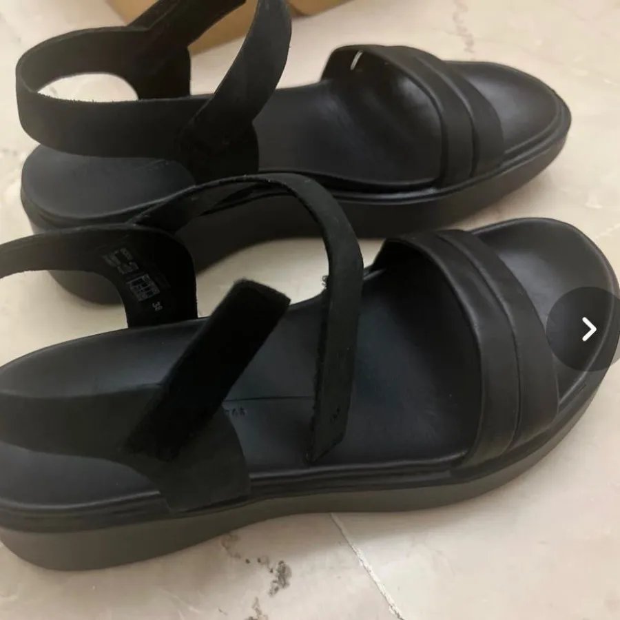 صندل ecco سایز 38