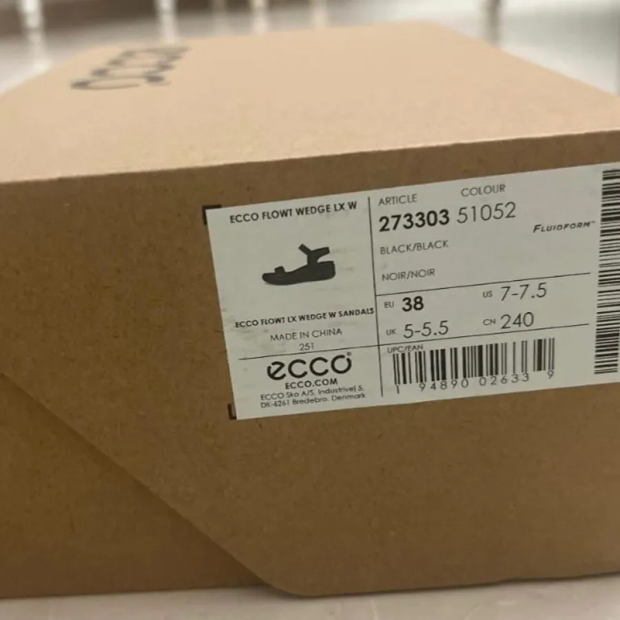 صندل ecco سایز 38