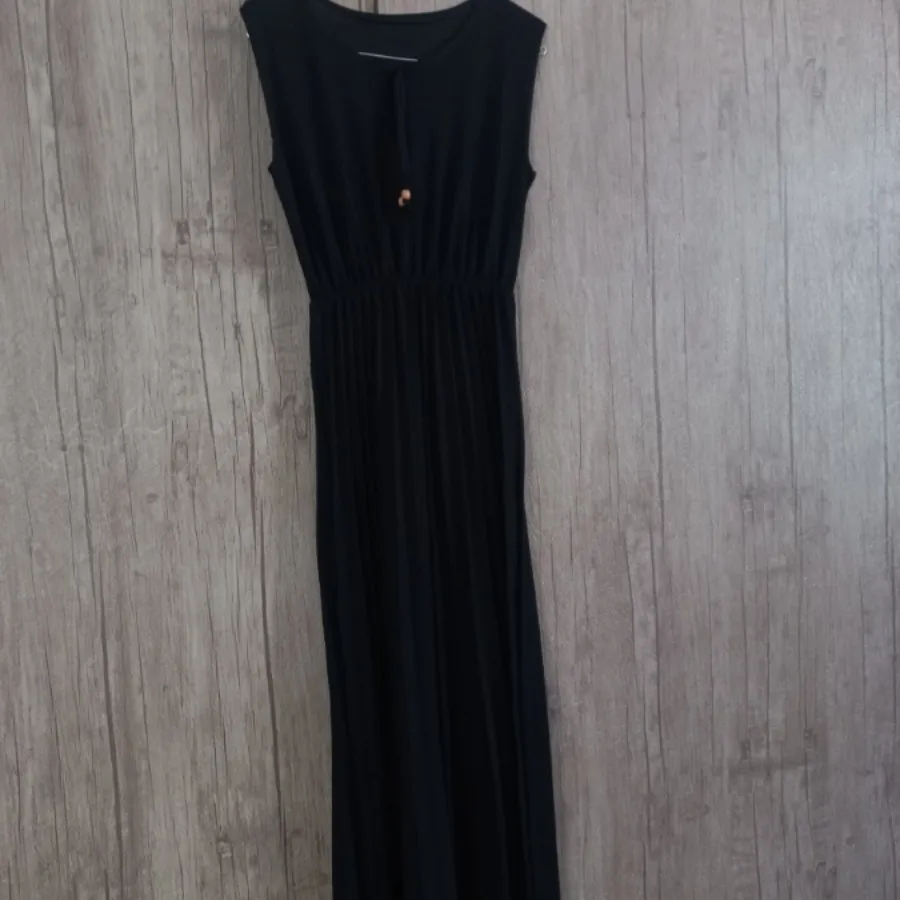 ساحلی مشکی پلیسه