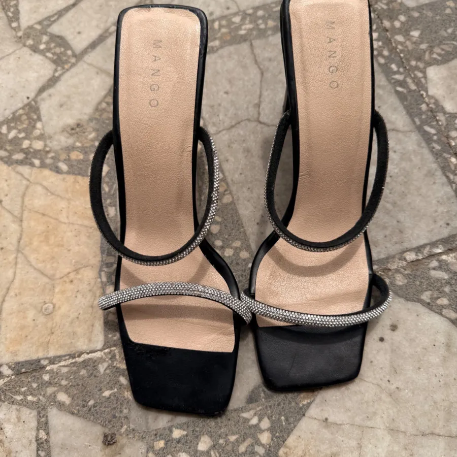 کفش منگو ترک