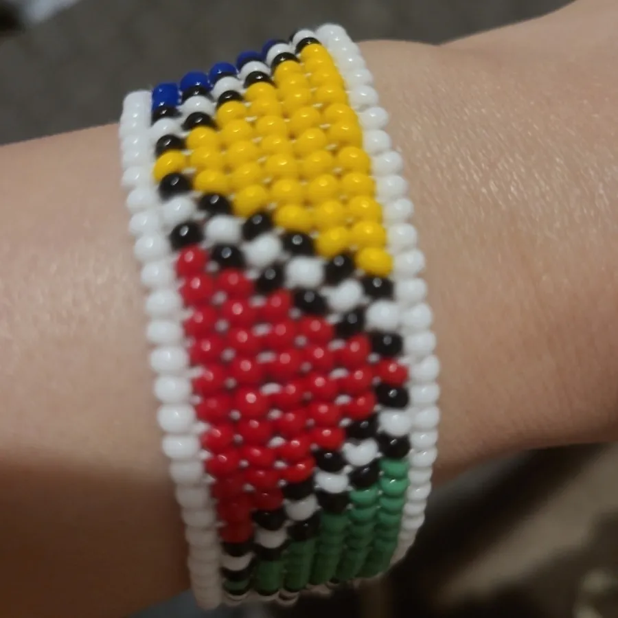 دستبند منجوقی  افریقایی