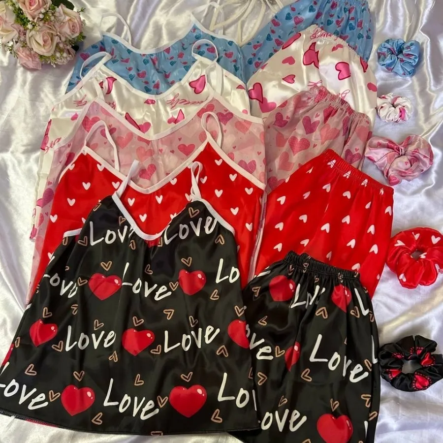 تاپ و شورتک ساتن طرح دار