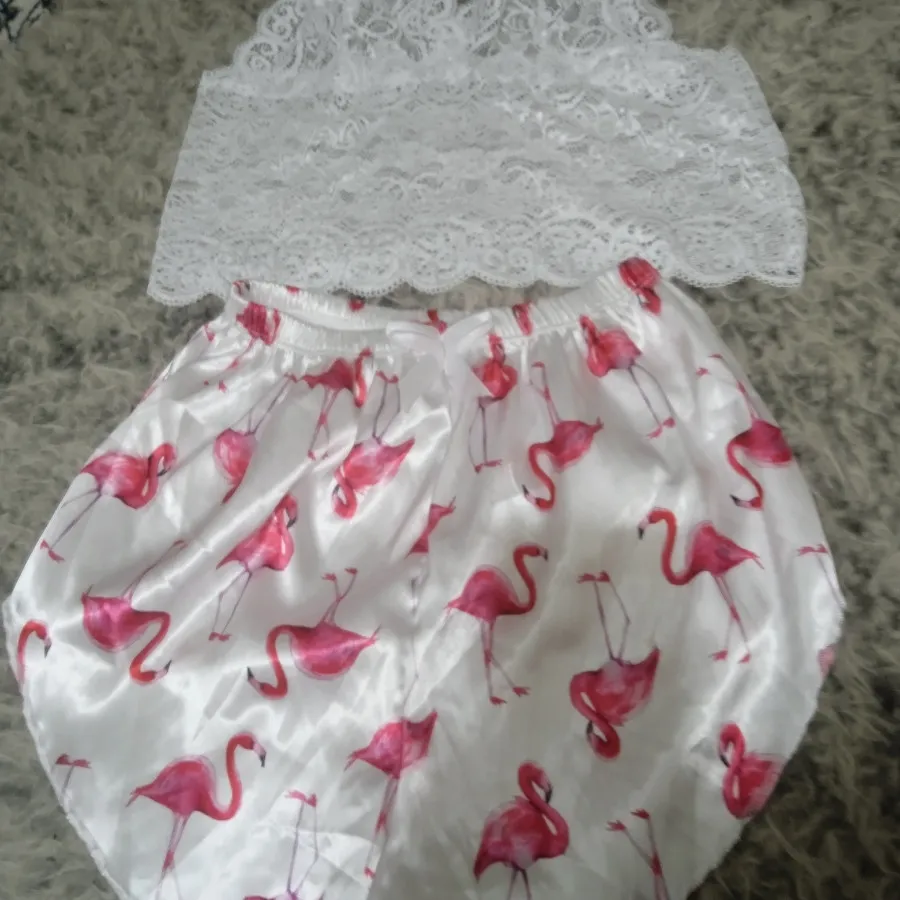 ست شورتک ونیم‌تنه