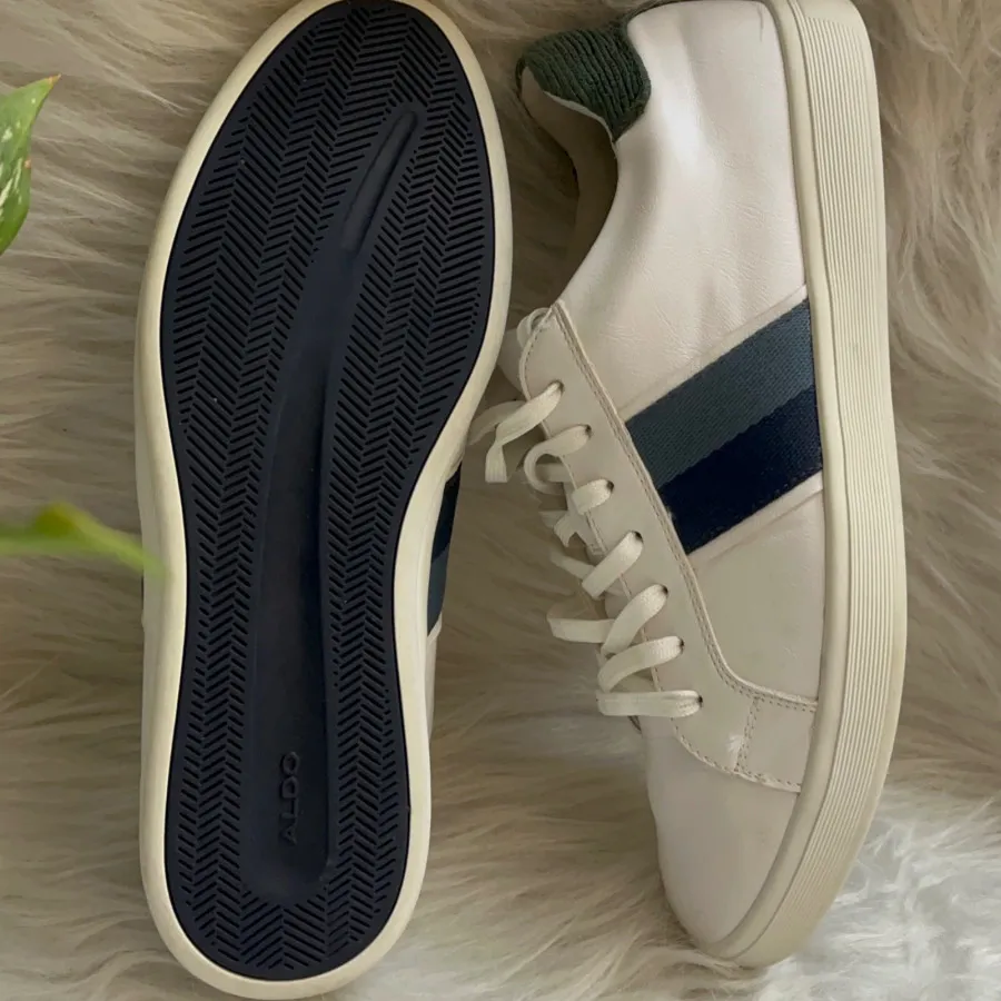 اسنیکرز اصلALDOسایز42